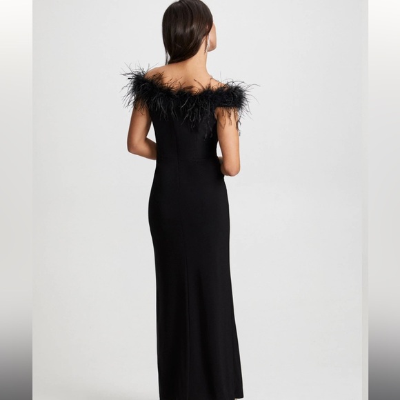 Feather trim evening gown - Picture 3 of 9